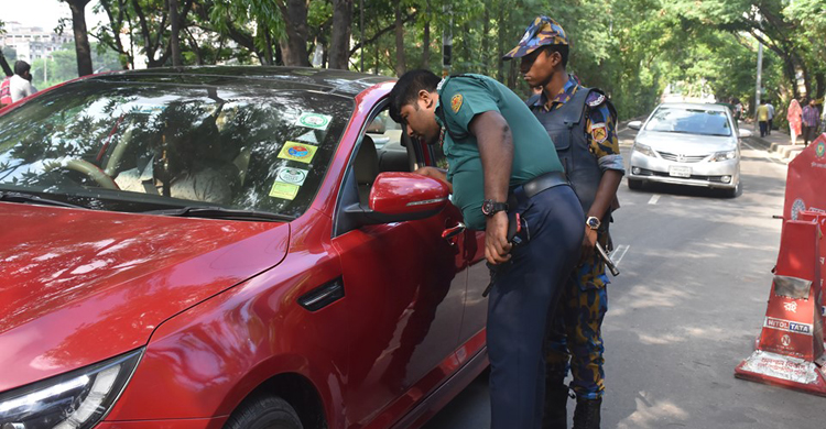 ফাঁকা ঢাকাকে নিরাপদ রাখতে আইনশৃঙ্খলা বাহিনী দায়িত্ব পালন করছে